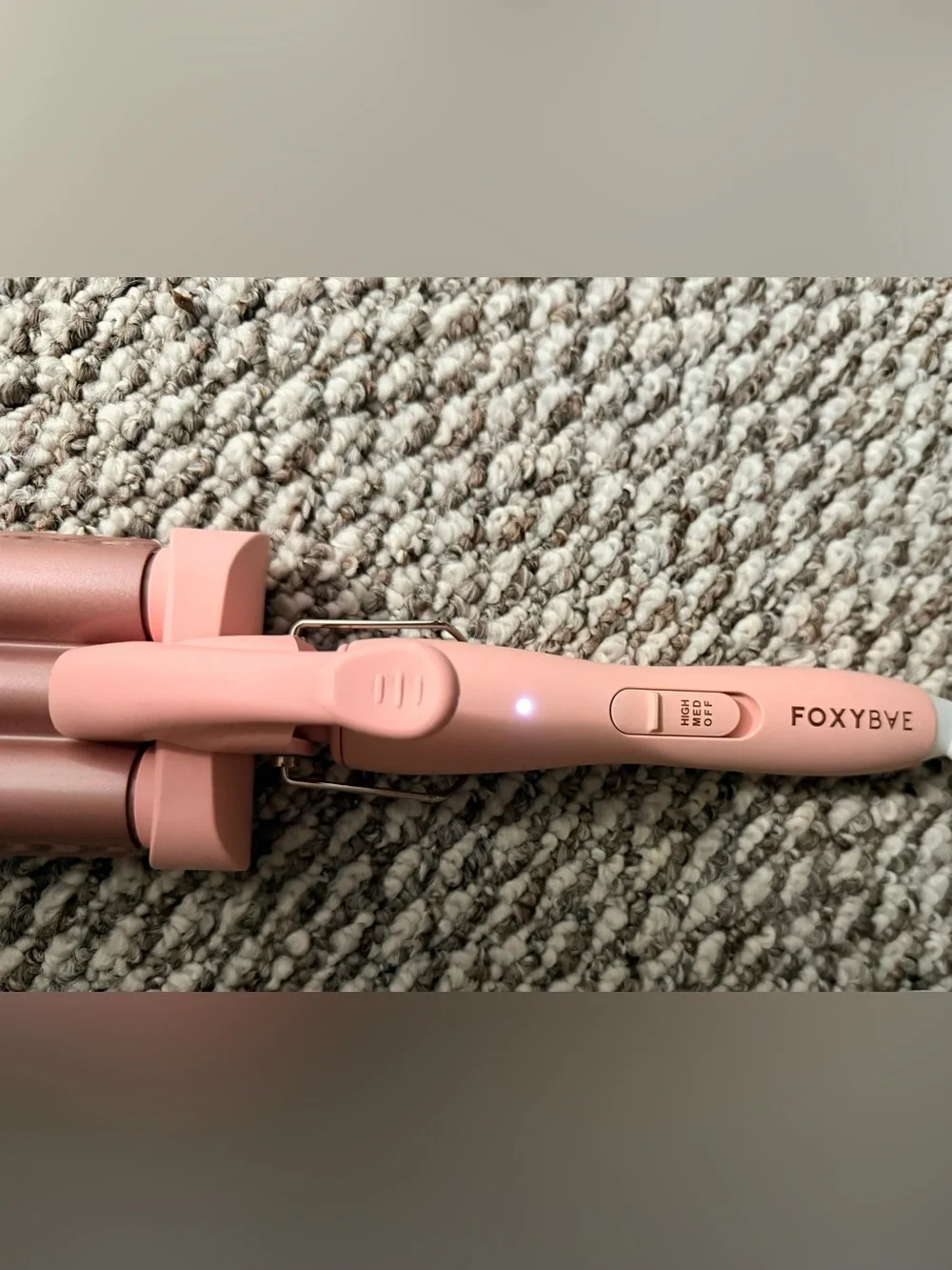 Foxybae Baby Blush Wavy Baby Triple Waver - New without box